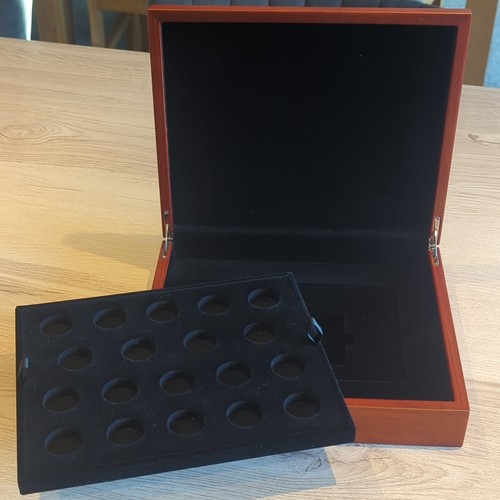 Royal mint wooden sovereign - royal,