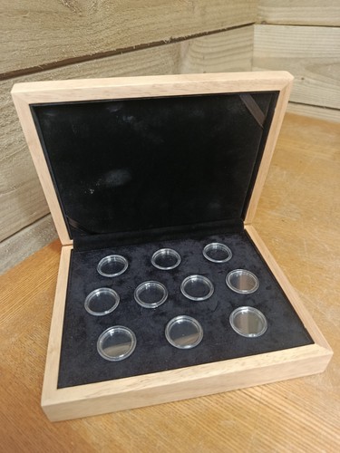 Wooden display presentatio - wooden,
