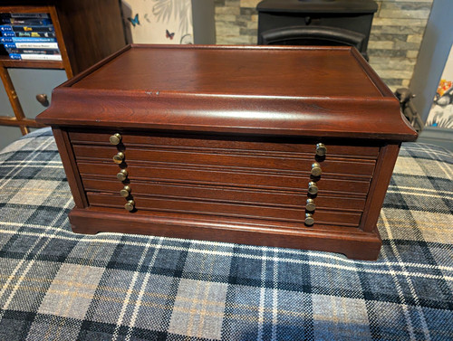 Mahogany coin medal display - mahogany,